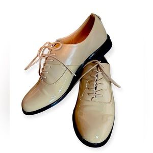 Calvin Klein Patent Leather Beige Lace up Loafers/Oxfords